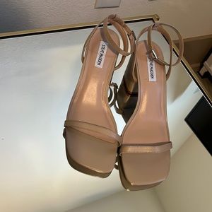 Steve Madden nude leather block heels